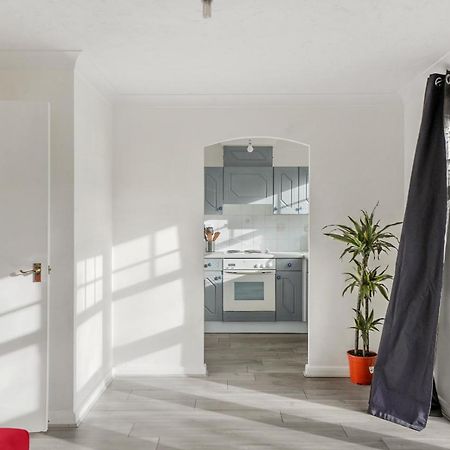 Cozy Luton Town Centre Retreat Apartment Luaran gambar