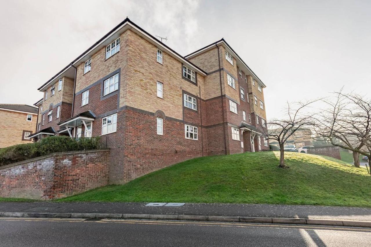 Cozy Luton Town Centre Retreat Apartment Luaran gambar