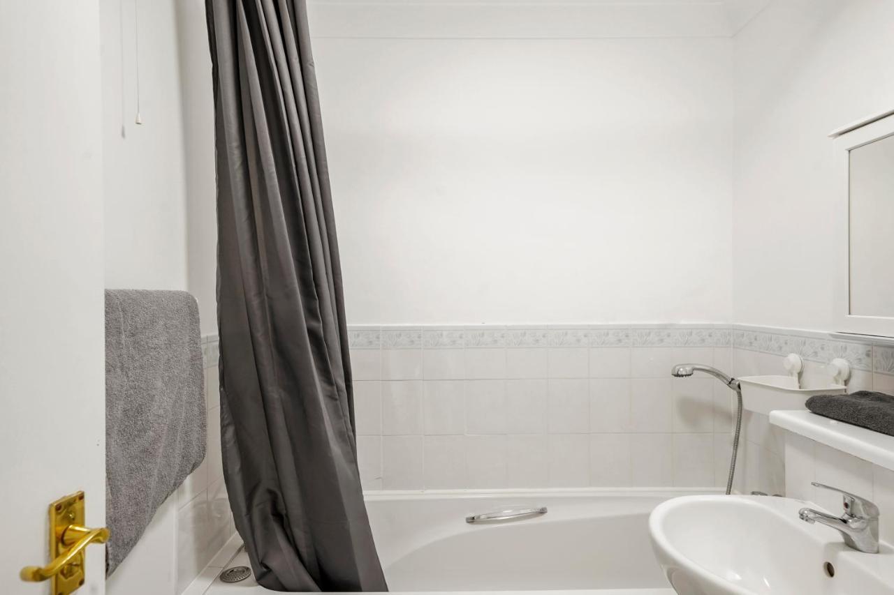 Cozy Luton Town Centre Retreat Apartment Luaran gambar
