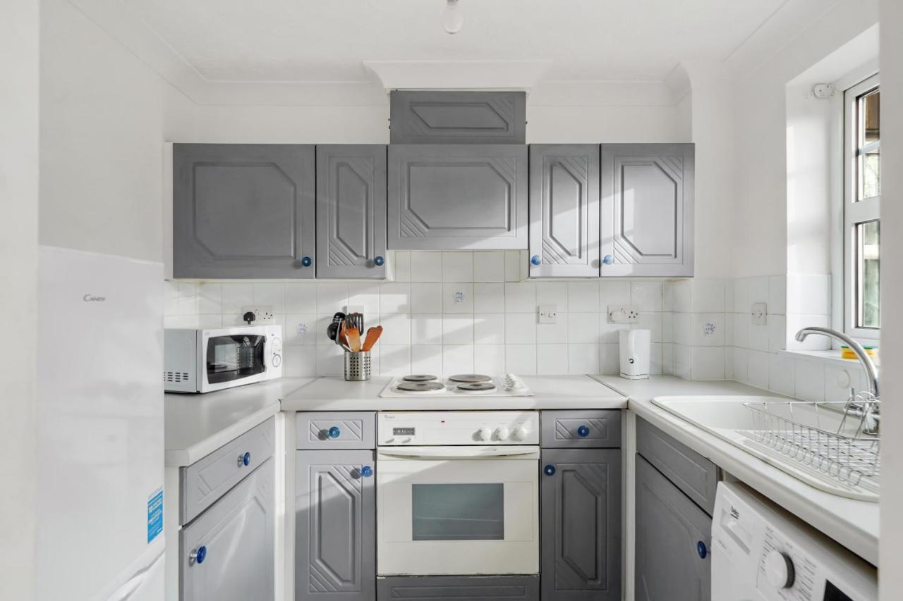 Cozy Luton Town Centre Retreat Apartment Luaran gambar